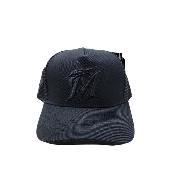 Pro Standard Men's Marlins Classic Pinch Front Trucker - OS - Picture 2 of 11